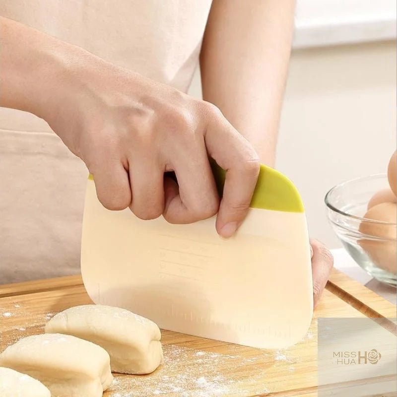 Grattoir Coupe-Pâte Multifonction avec Graduation – Accessoire Pizza