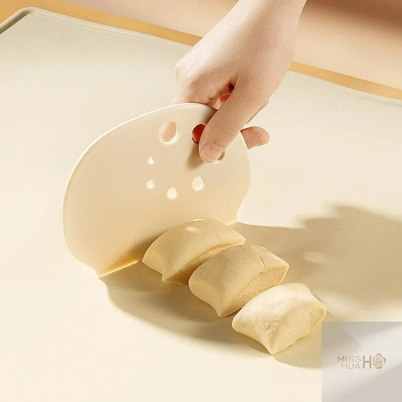 Grattoir Coupe-Pâte Multifonction avec Graduation – Accessoire Pizza